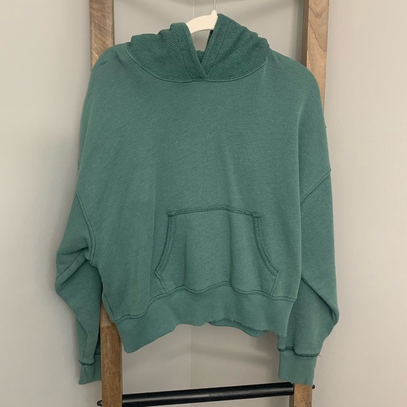 NWOT American Eagle Sweatshirt - Picture 1 of 3